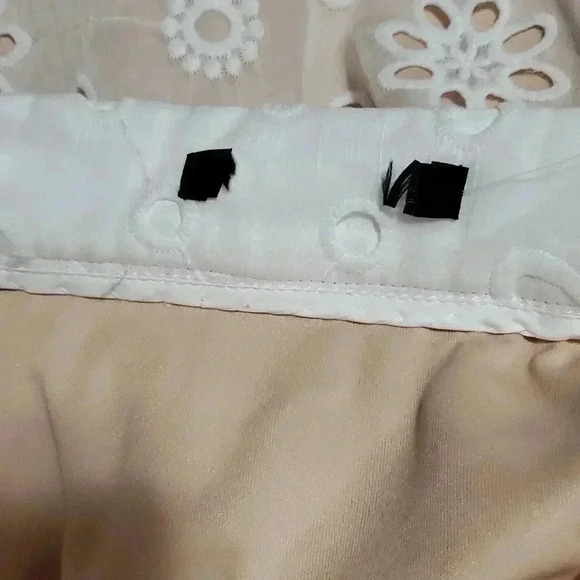 F21 Symmetrical lace skirt - Picture 9 of 12